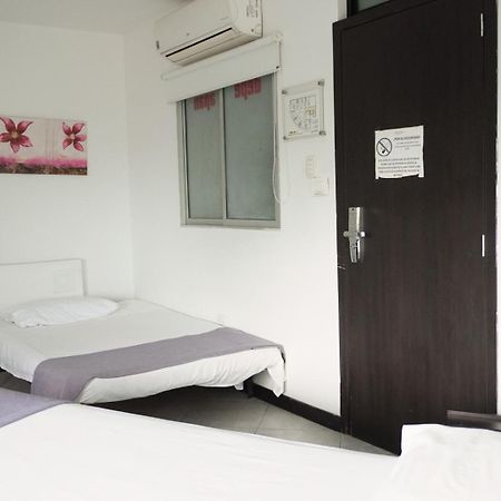 Ayenda 1406 Depeapan Hotel Cali Bagian luar foto