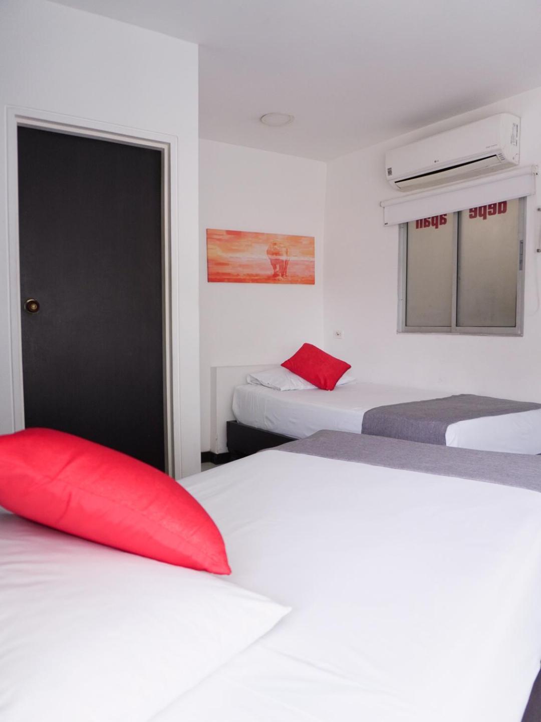 Ayenda 1406 Depeapan Hotel Cali Bagian luar foto