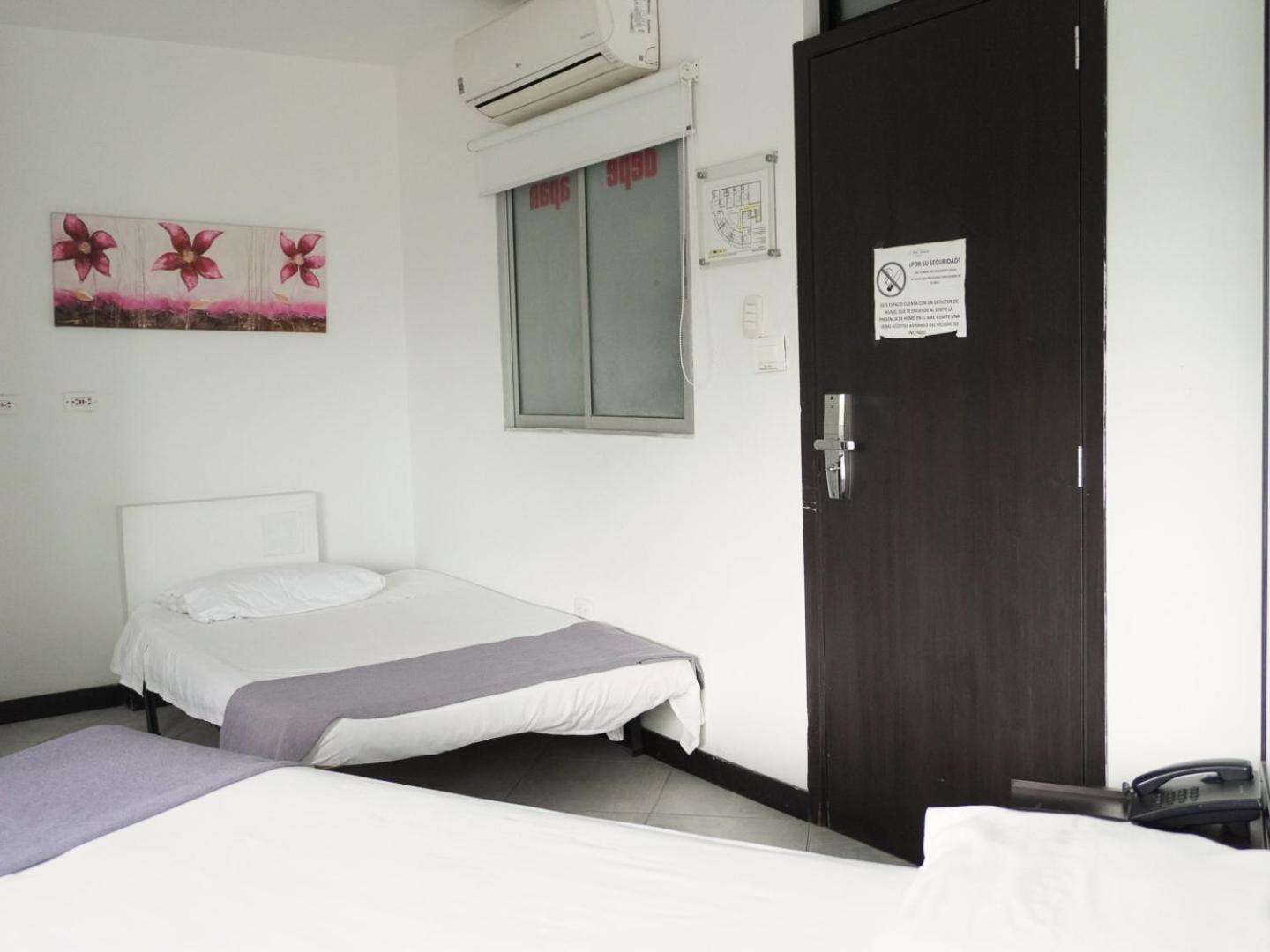 Ayenda 1406 Depeapan Hotel Cali Bagian luar foto